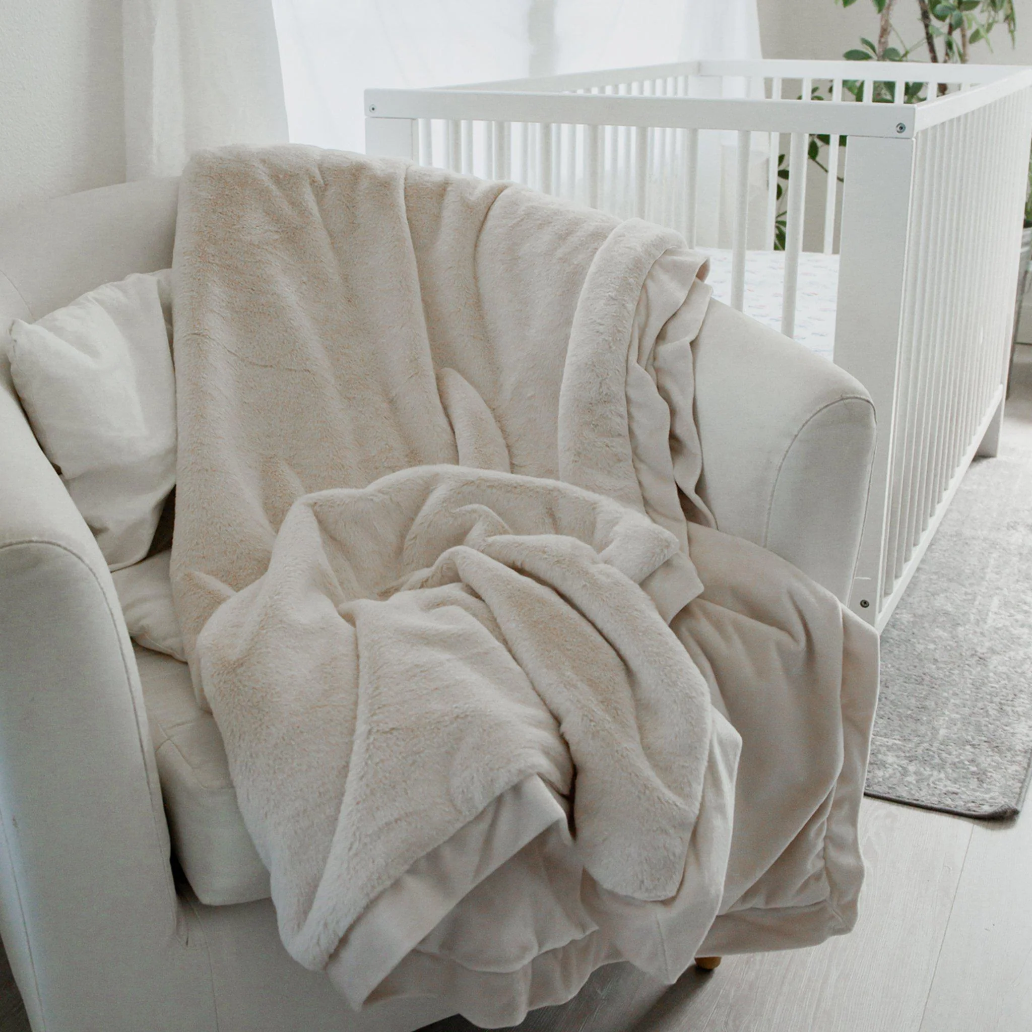RETIRED - Big Cozy Nibble Fur Blanket - Cream 50 x 60 - Image 2