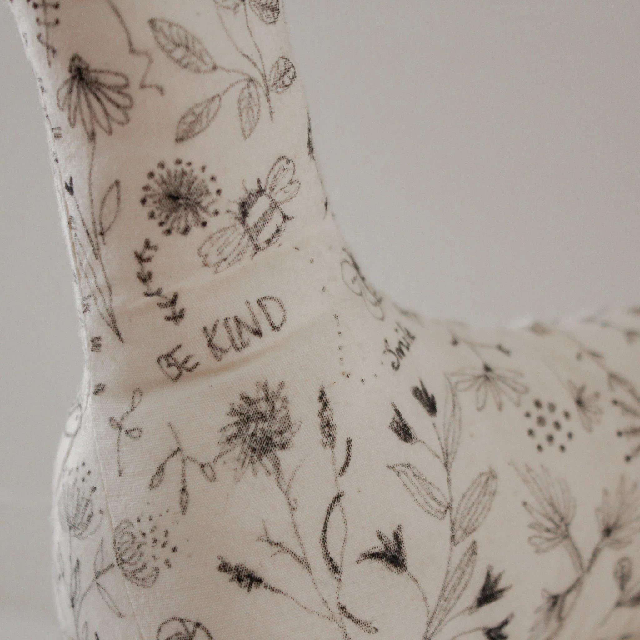 RETIRED - Hutch Studio Original - Smiley Giraffe - One of A Kind - Image 3