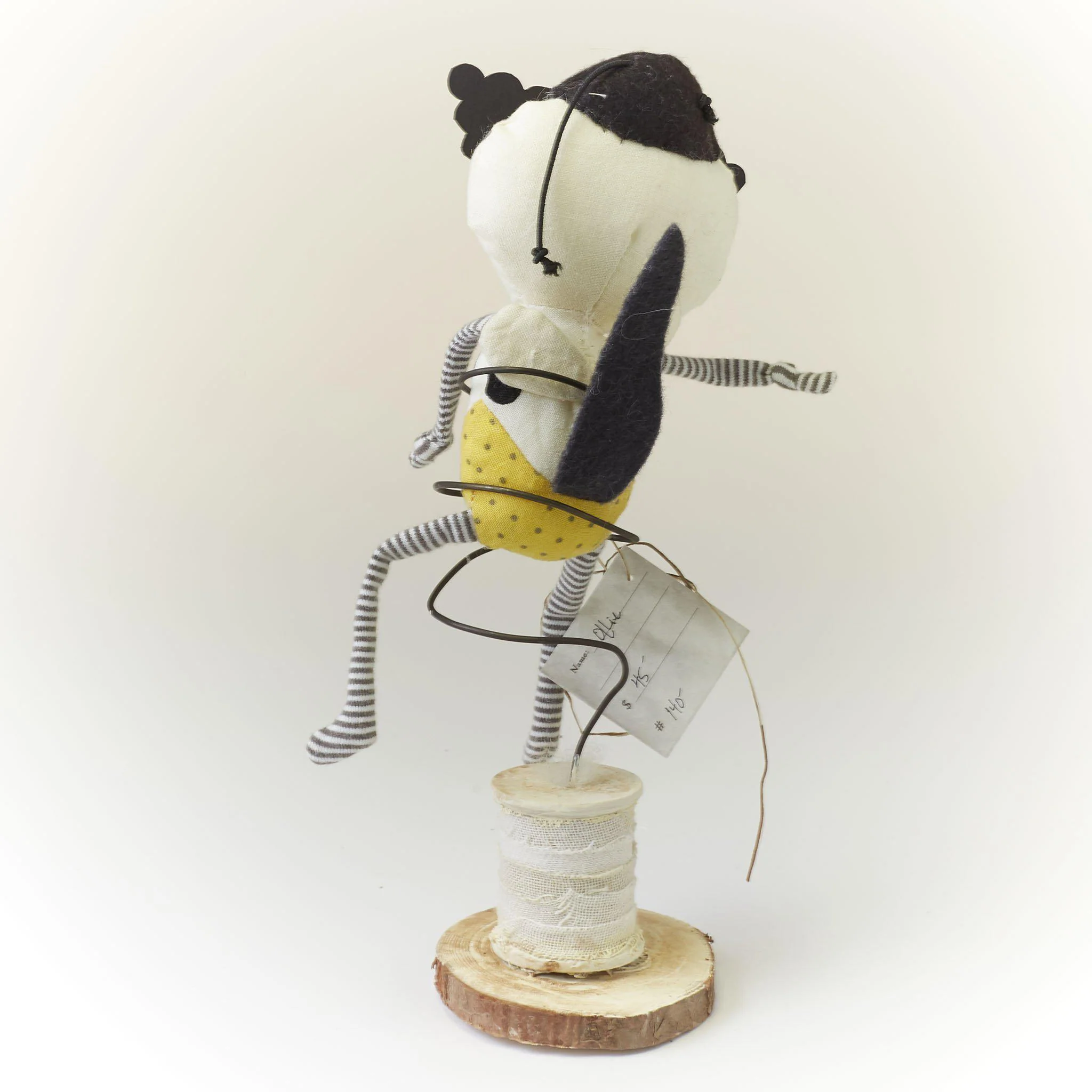 RETIRED - Hutch Studio - Ollie B - One Of A Kind Bug - Image 2