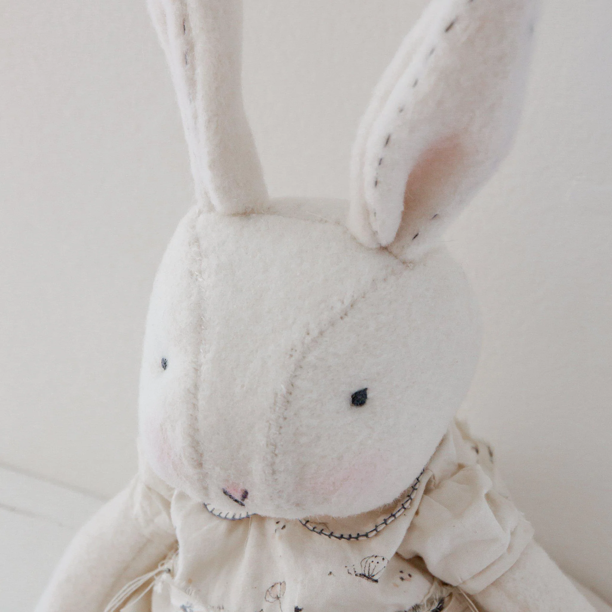 RETIRED - Hutch Studio Original - Beatrice Bunny - One of A Kind - Image 4