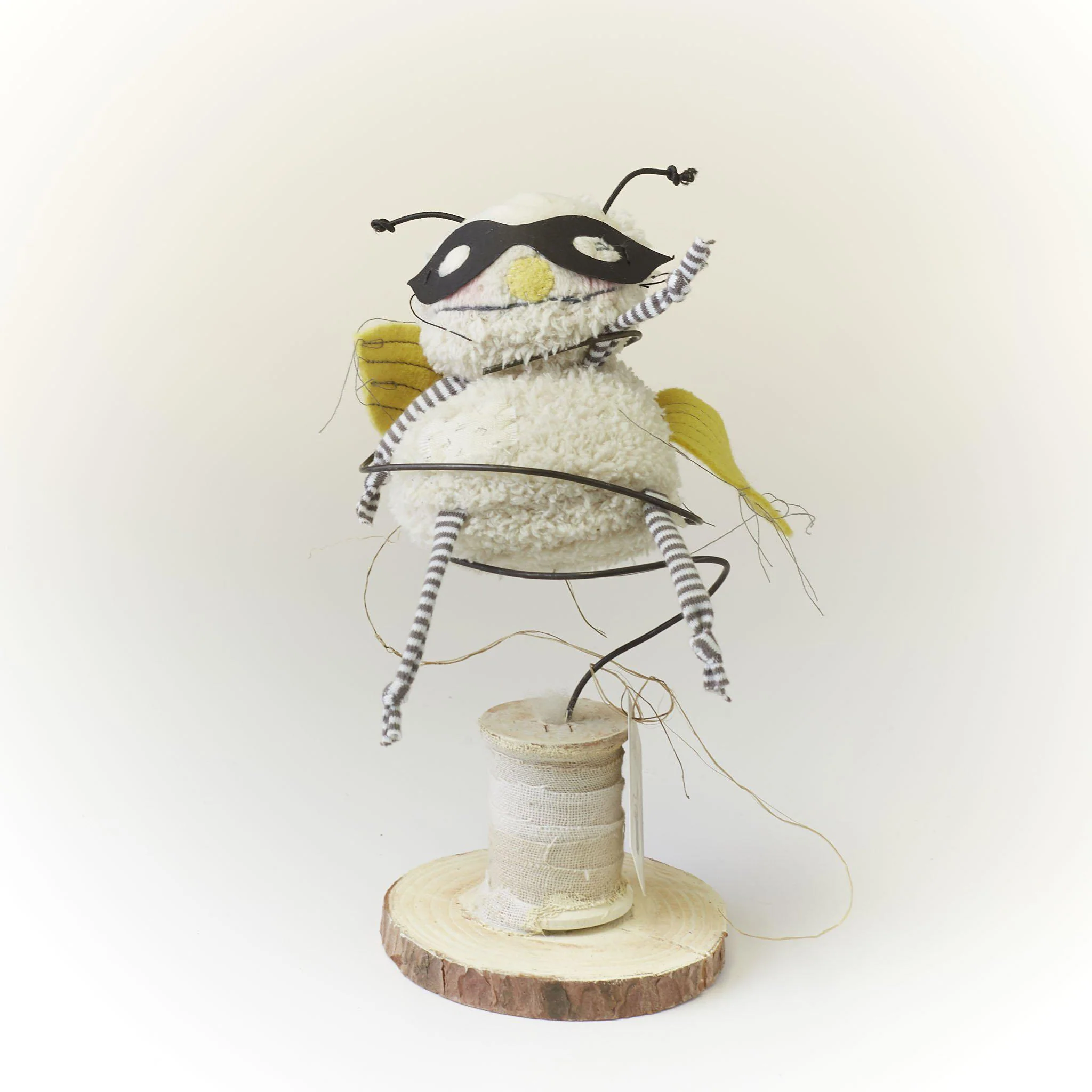 RETIRED - Hutch Studio - Buzby B - One Of A Kind Bug