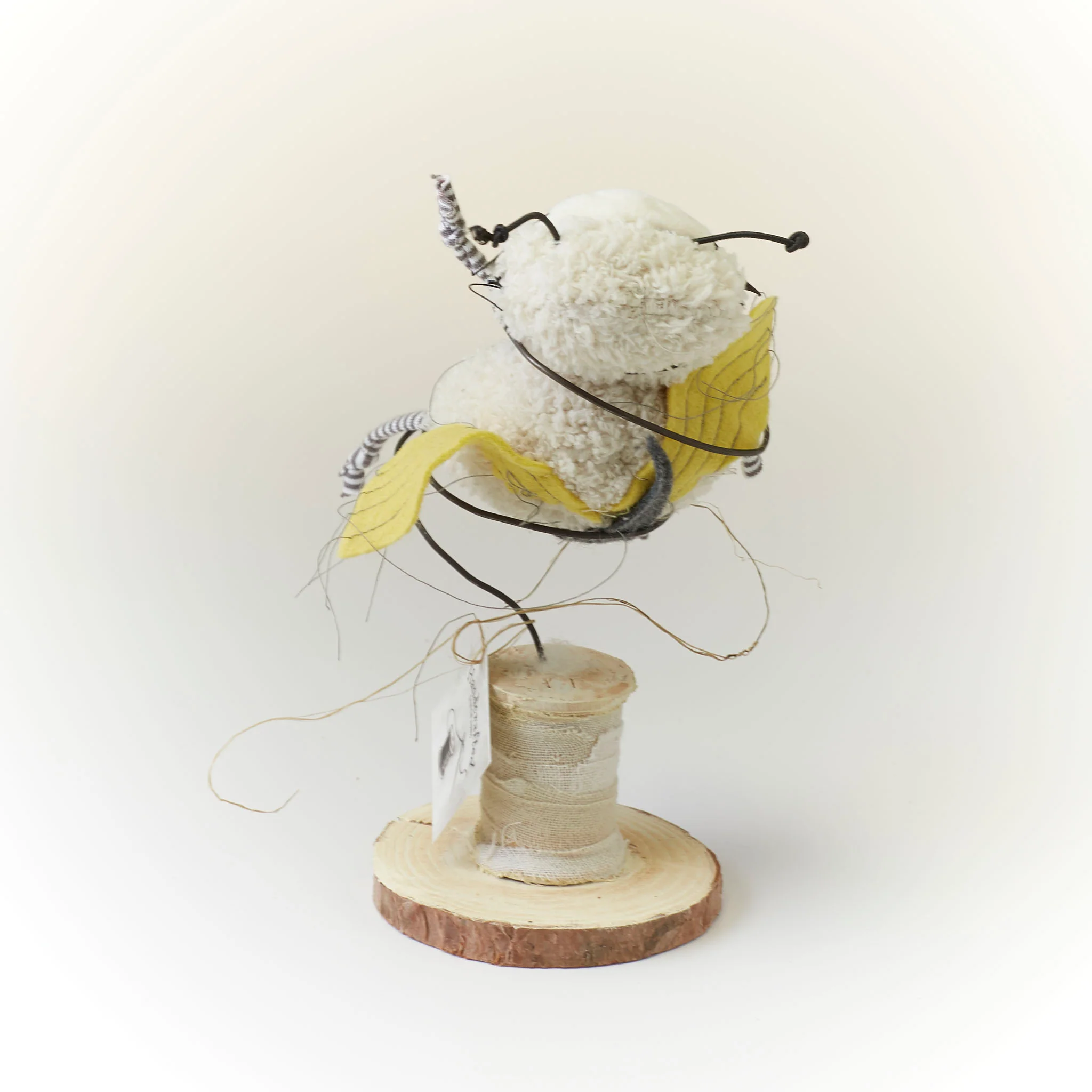 RETIRED - Hutch Studio - Buzby B - One Of A Kind Bug - Image 2