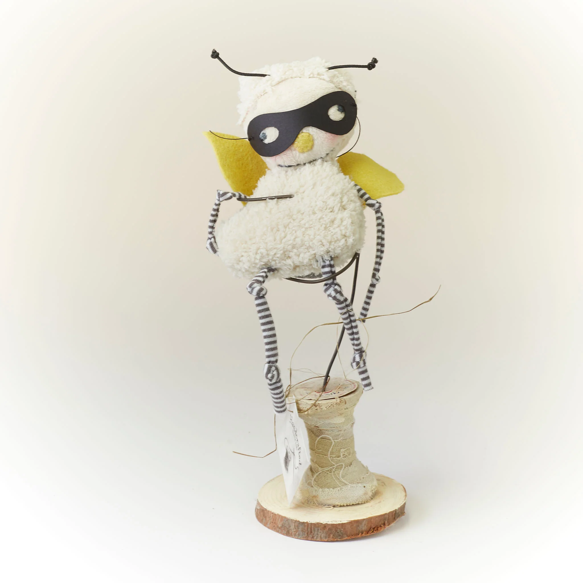 RETIRED - Hutch Studio - Buzby - One Of A Kind Bug