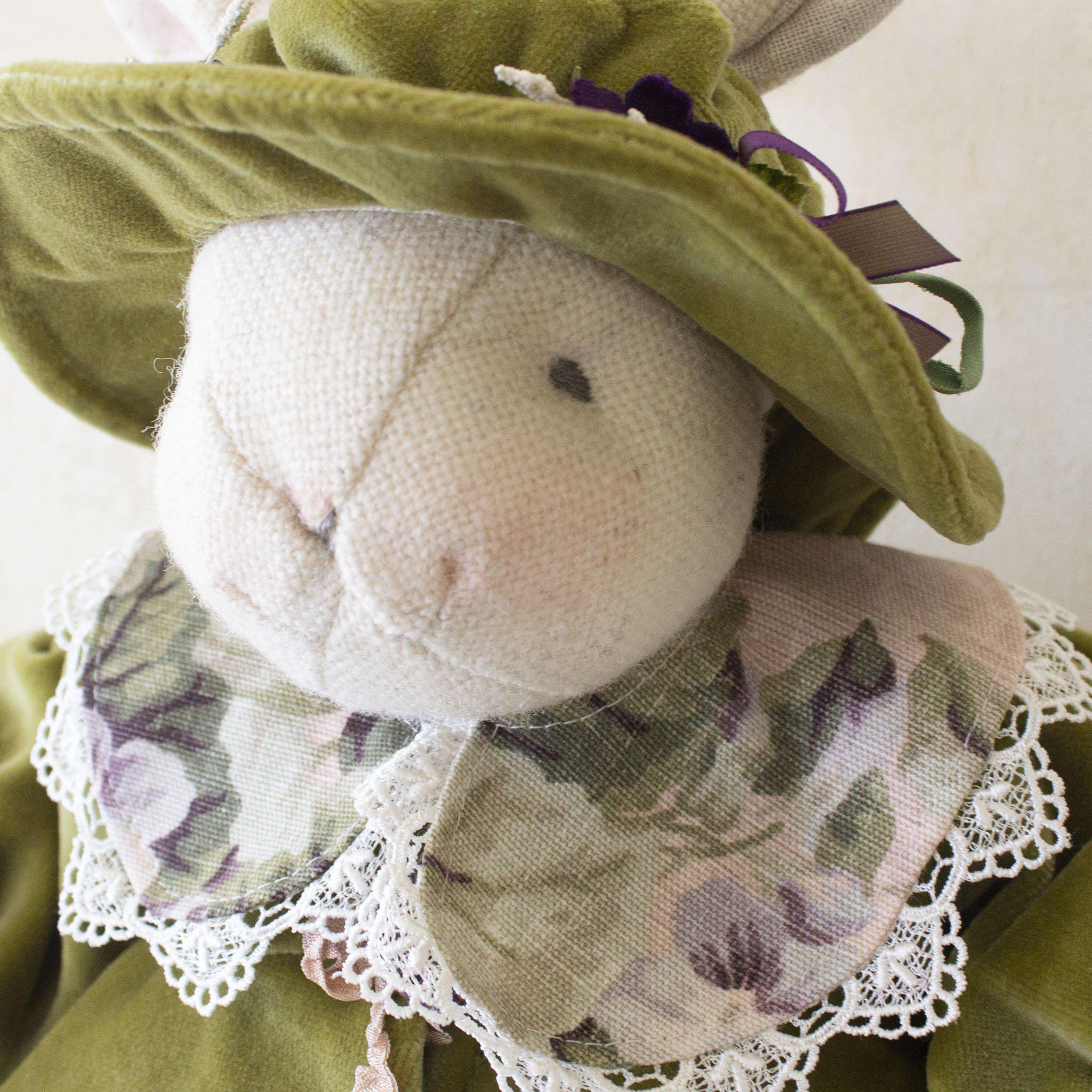 RETIRED - Hutch Studio - Evie Ivy - One Of A Kind Bunny - Image 2