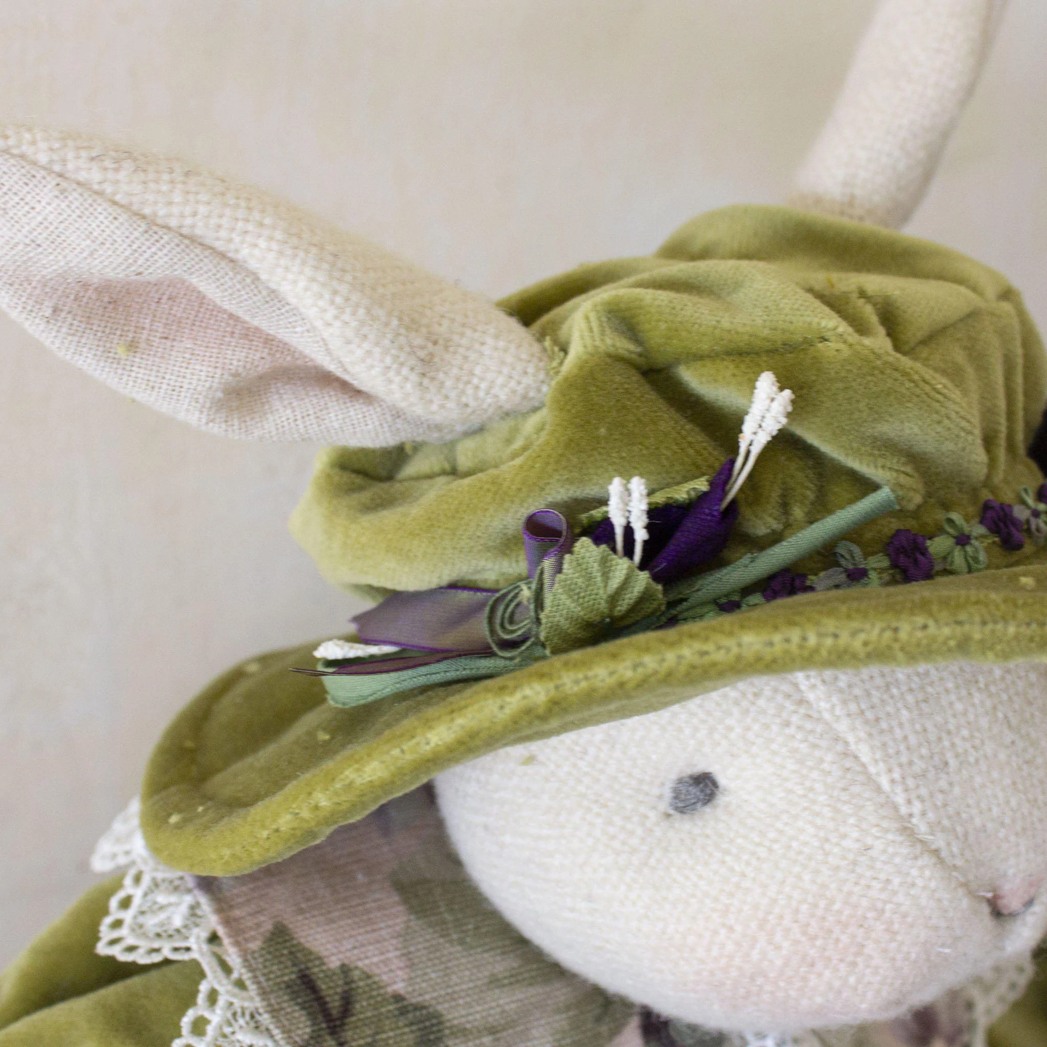 RETIRED - Hutch Studio - Evie Ivy - One Of A Kind Bunny - Image 3