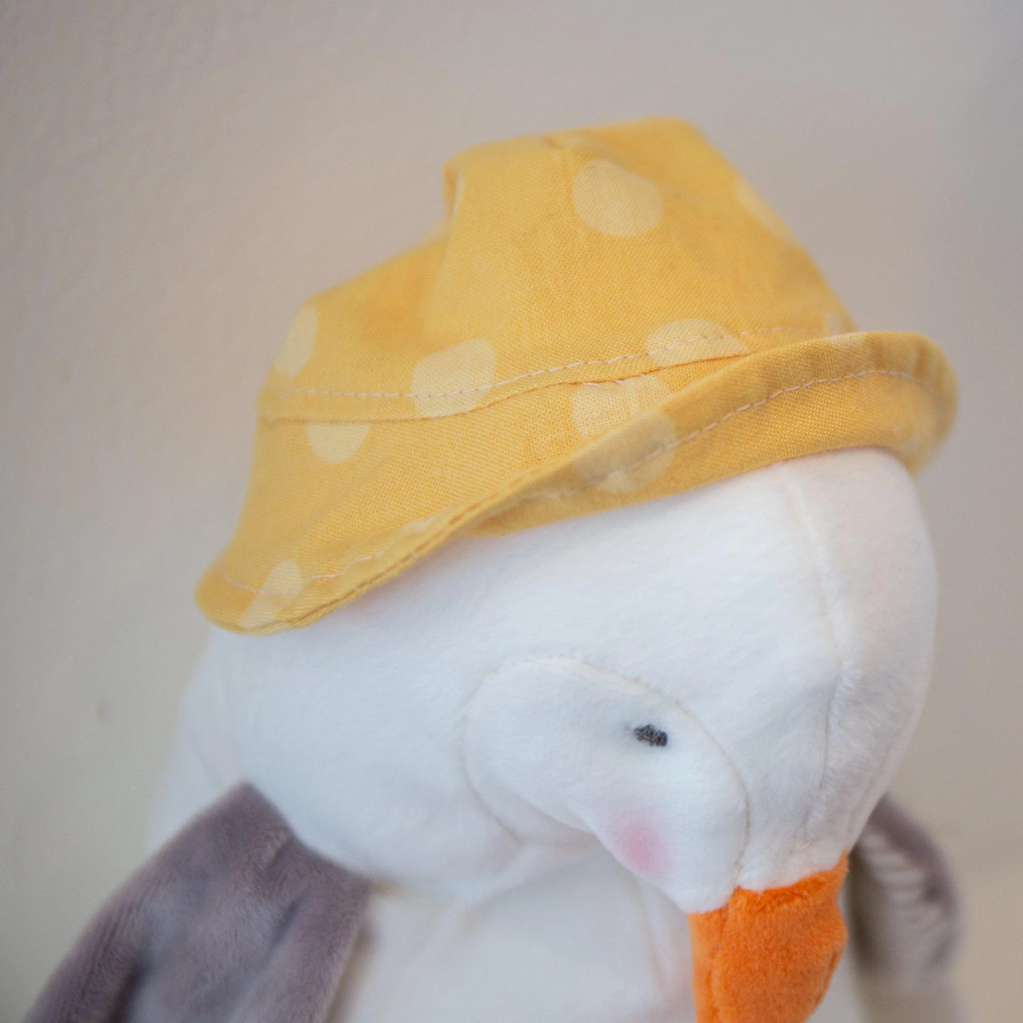 RETIRED - Hutch Studio - Gulliver Gull - Handmade Seagull - Image 3