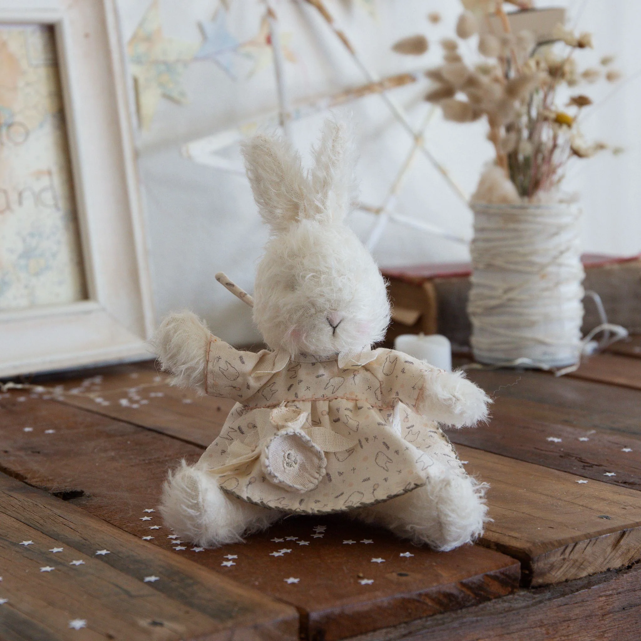 RETIRED - Hutch Studio - Itty Bitty 7