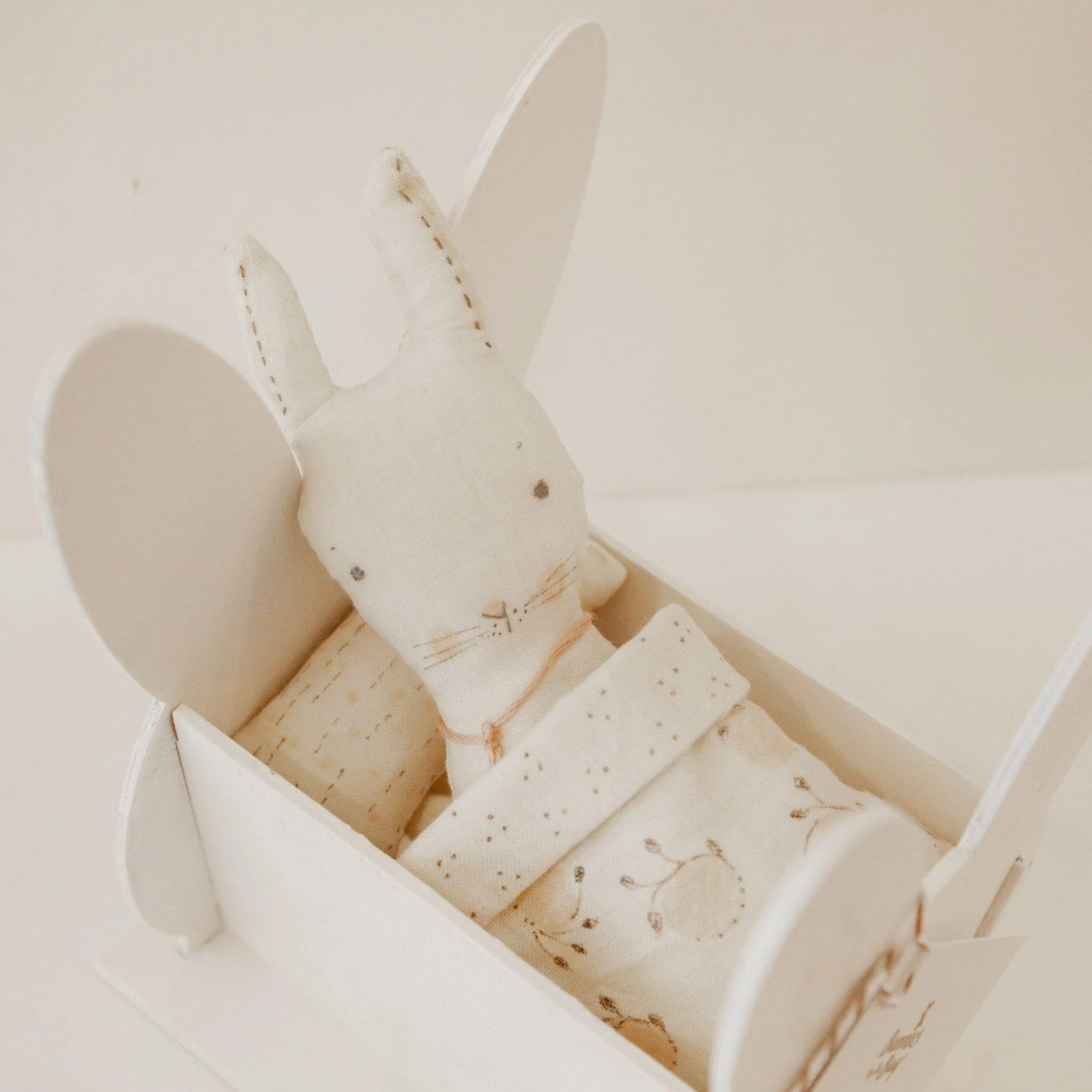 RETIRED - Hutch Studio - Minnie - One of a Kind Creation - Image 4