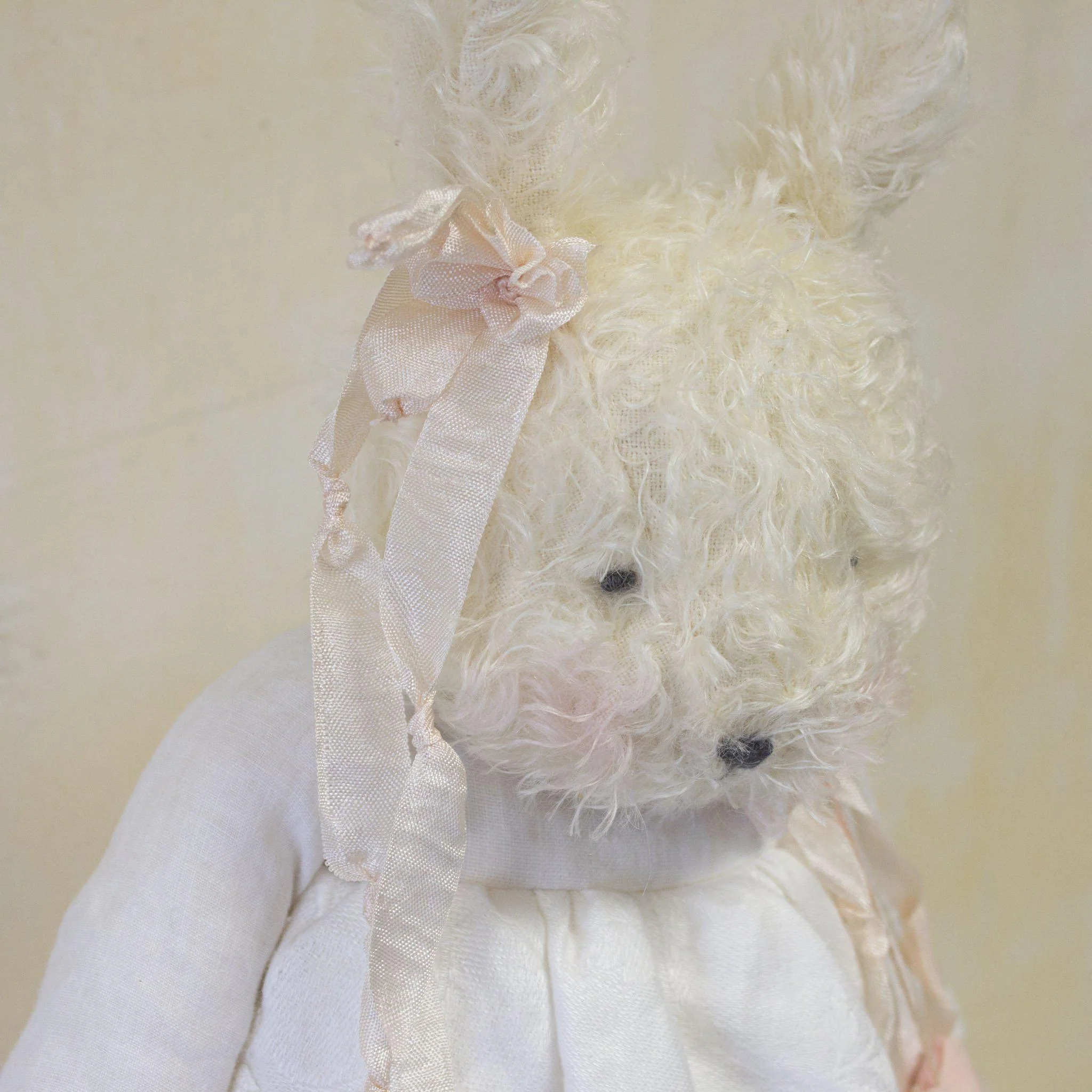 RETIRED - Hutch Studio - Miss Peace And Love - One Of A Kind Bunny - Image 2
