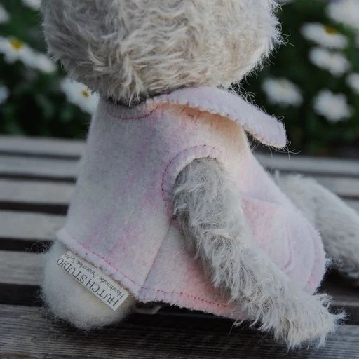 RETIRED - Hutch Studio Original - Moe Hare - Hand-Crafted Mohair & Vintage Wool Bunny - Image 3