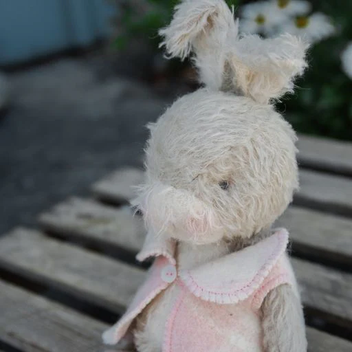 RETIRED - Hutch Studio Original - Moe Hare - Hand-Crafted Mohair & Vintage Wool Bunny - Image 4