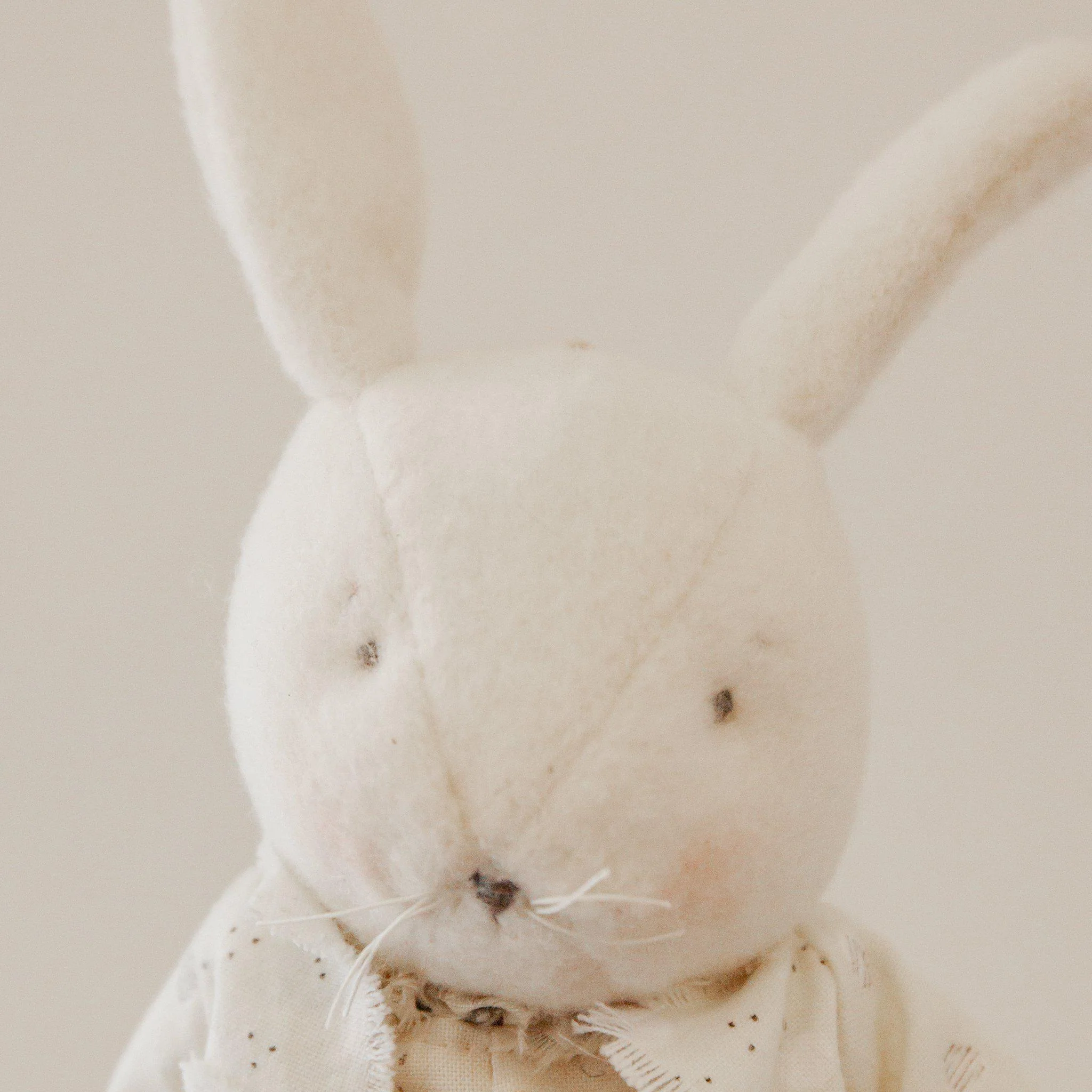 RETIRED - Hutch Studio Original - Sweet Pea - One of A Kind Bunny - Image 4