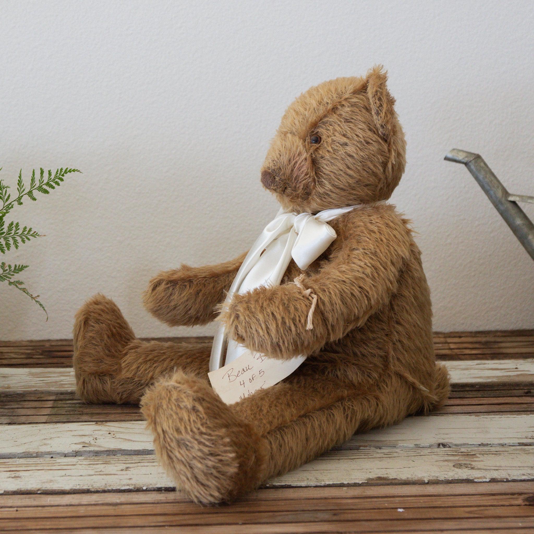 Hutch Studio - Hand Crafted Smaller Beau Bowdacious - Image 2