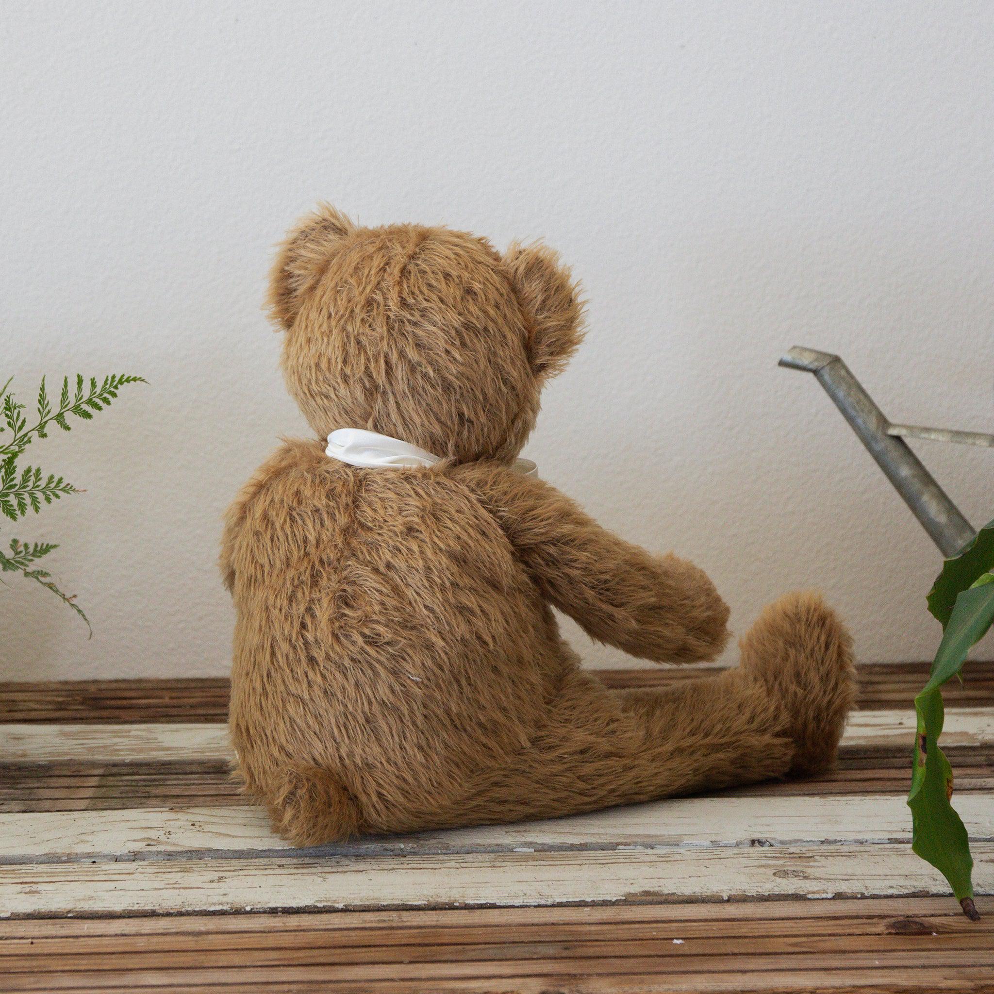 Hutch Studio - Hand Crafted Smaller Beau Bowdacious - Image 3