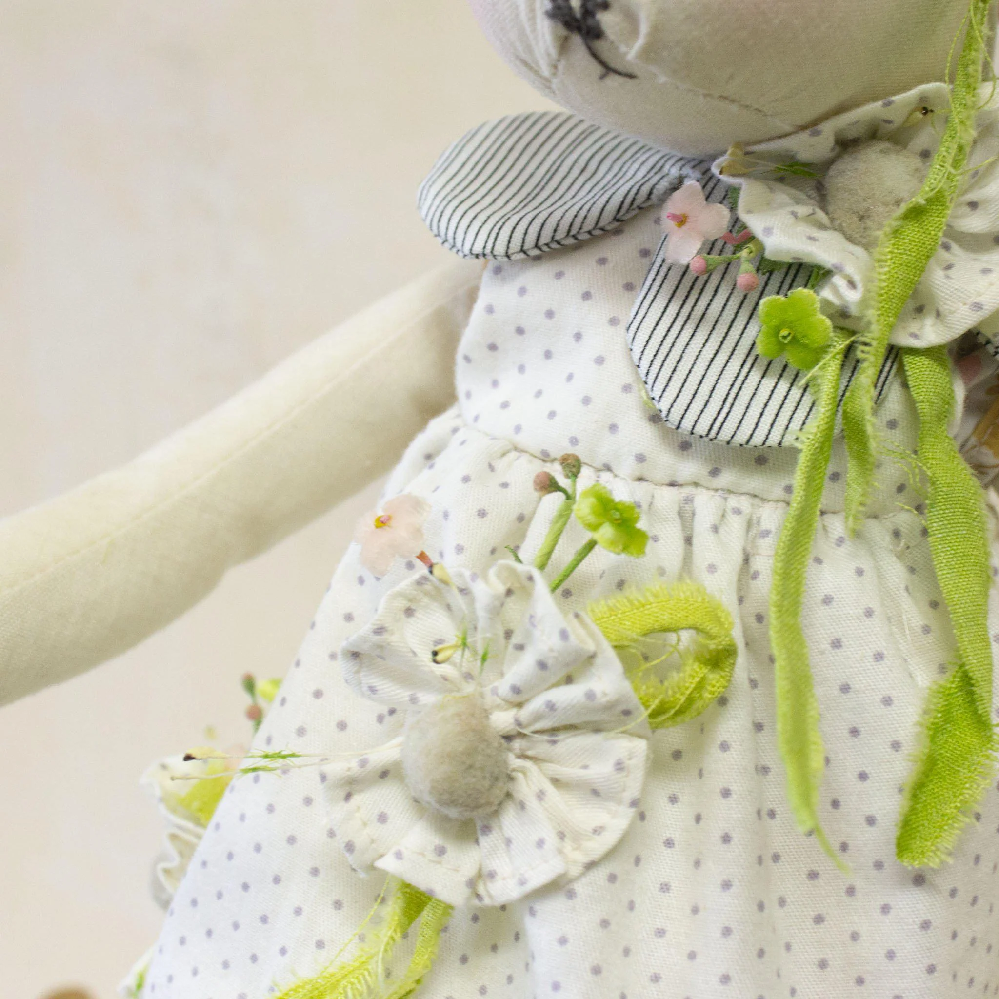RETIRED - Hutch Studio - Tall Tillie - One Of A Kind Bunny - Image 4