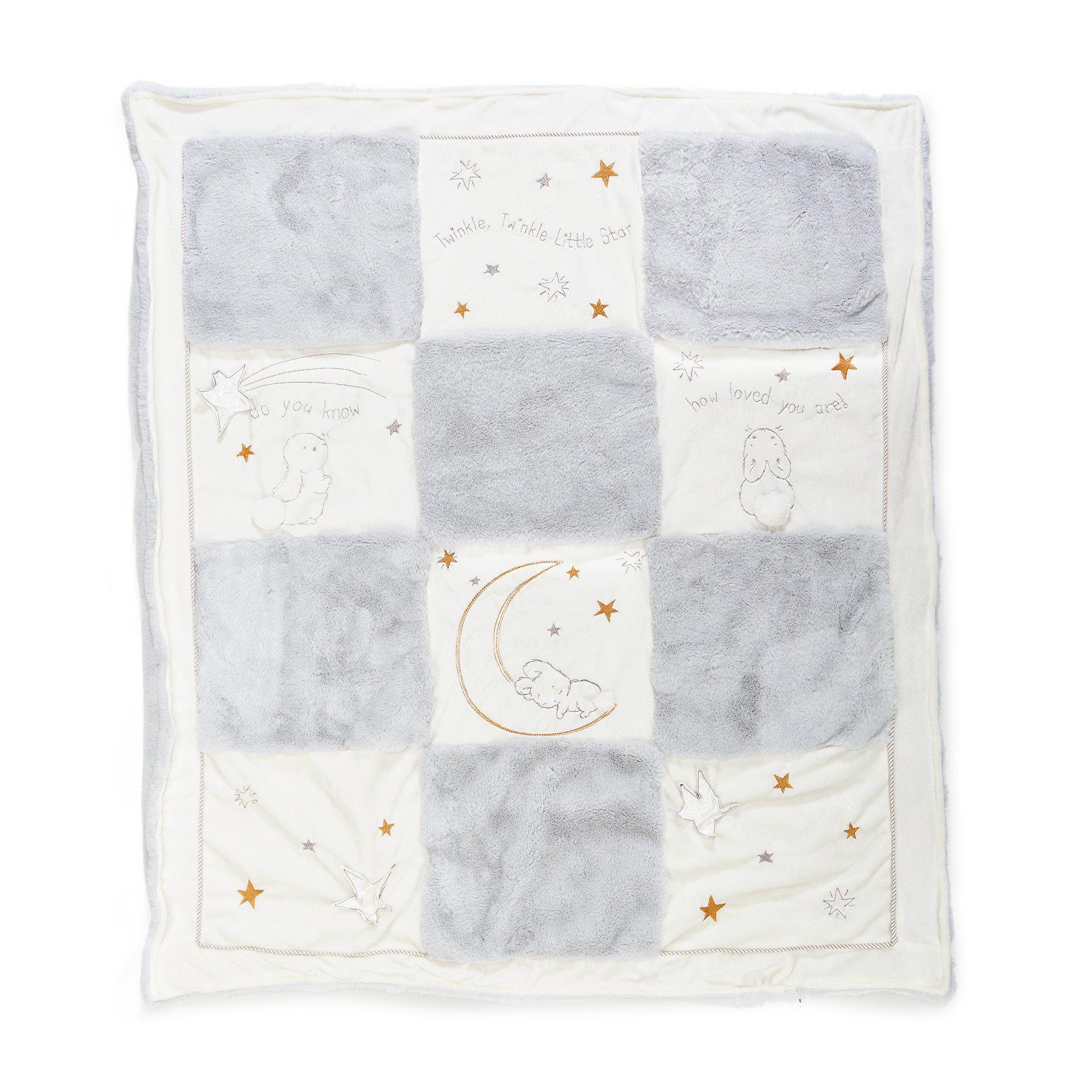 Little Star Quilt Heirloom Gift Bundle - Image 4